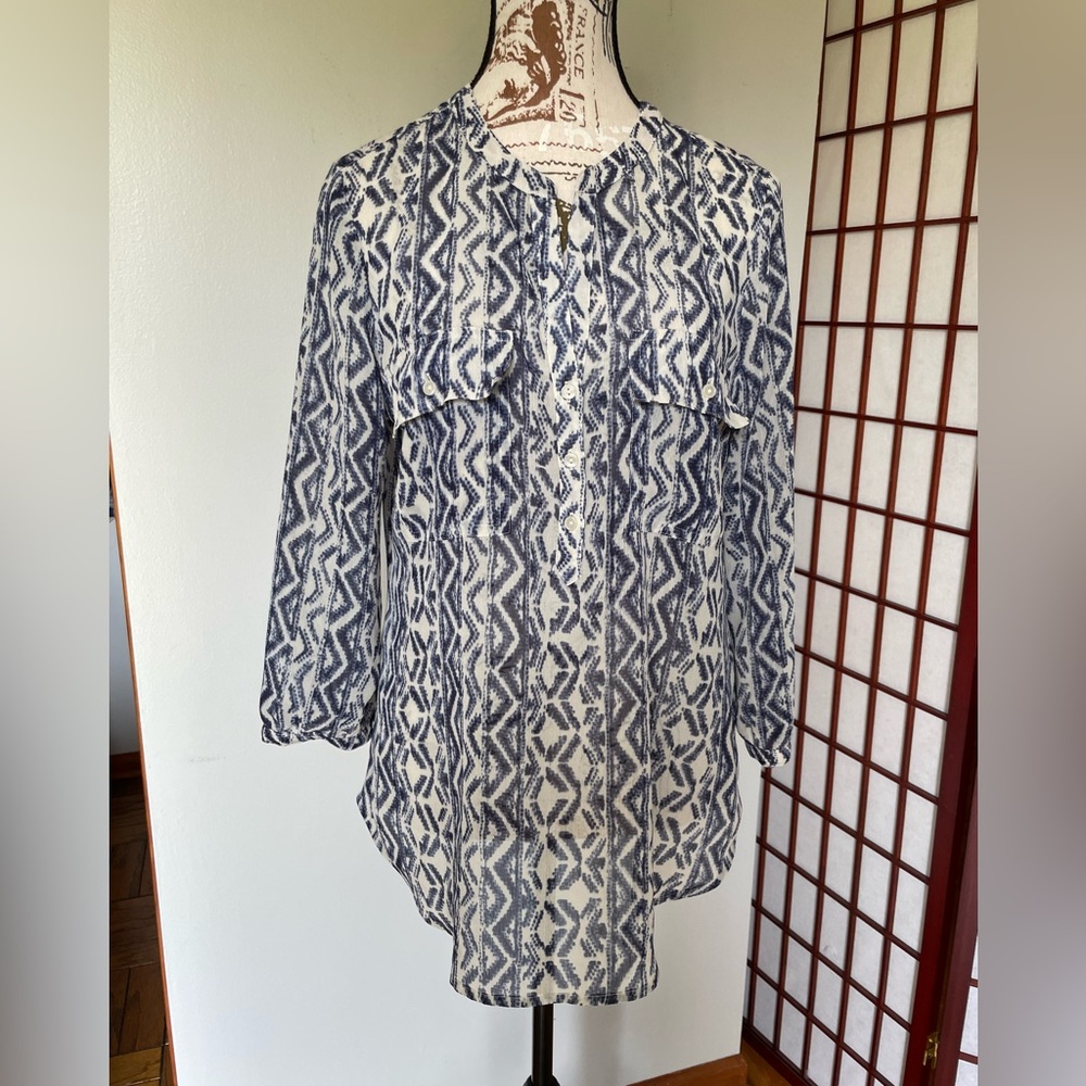 Lucky Brand Sheer Patterned Blue and White Women's Top, Size M